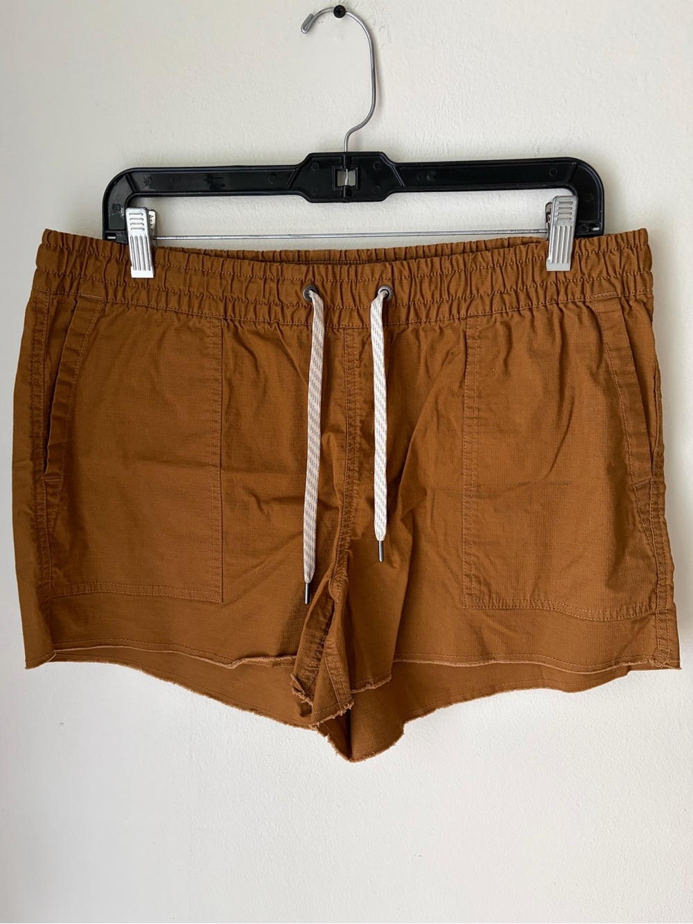 60. Size Large VUORI Golden Ripstop Shorts